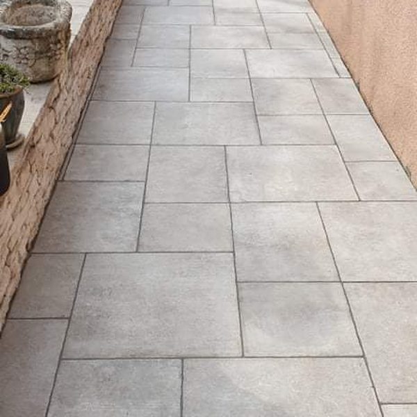 Allée latérale carrelage