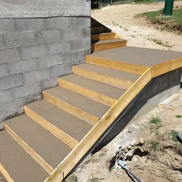 Escalier béton construction neuve
