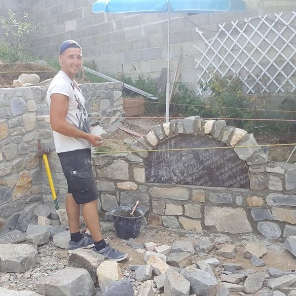 Terrain de boules finalisé avec palmier