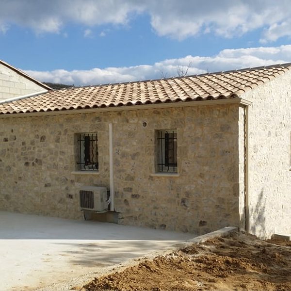Maison en pierre de taille Ardèche